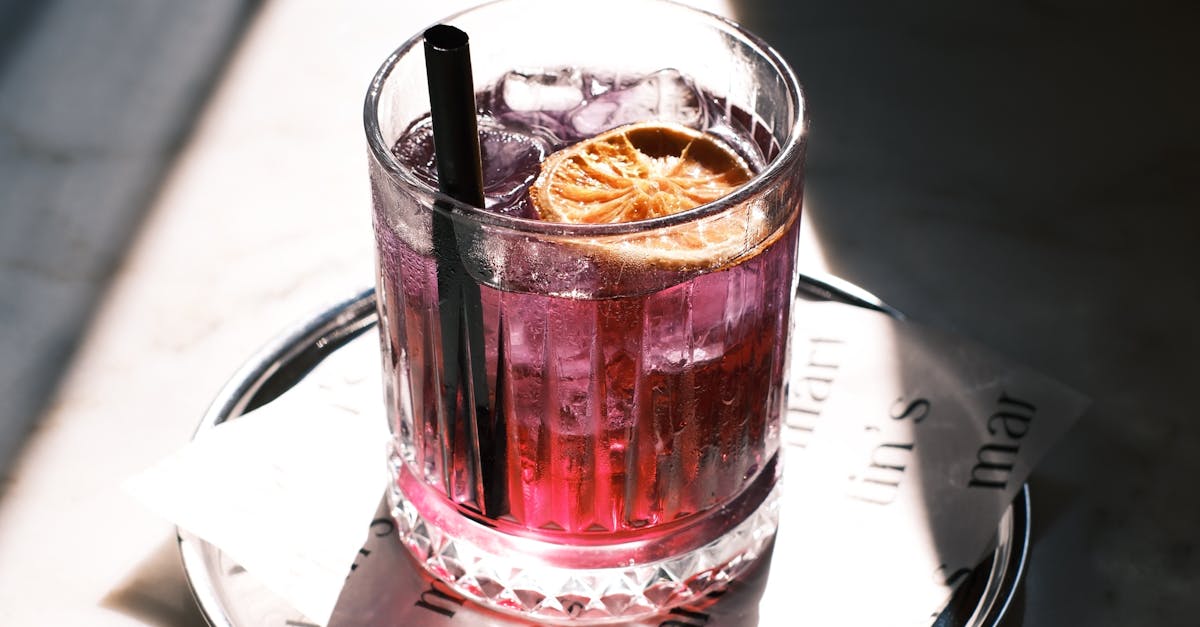 Creating a Retro Vibe in Your Cocktail Bar Design