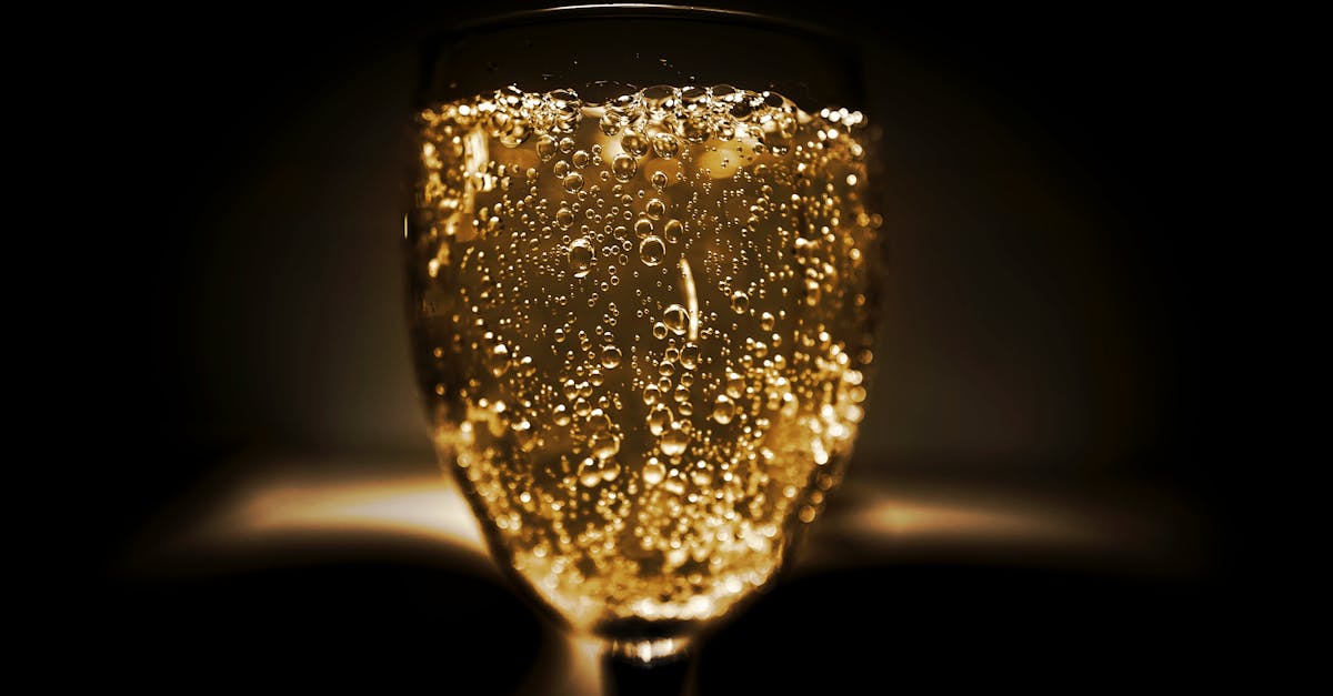 Designing a Themed Cocktail Bar: Ideas and Inspirations