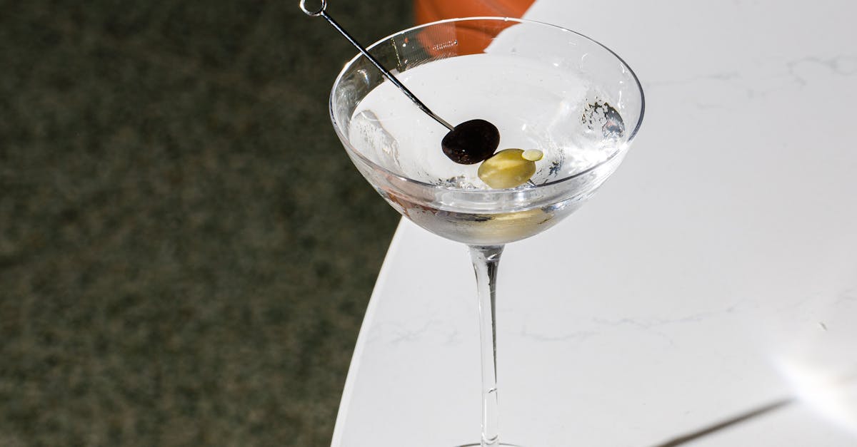 Innovative Garnish Ideas for Sydney's Cocktail Scene