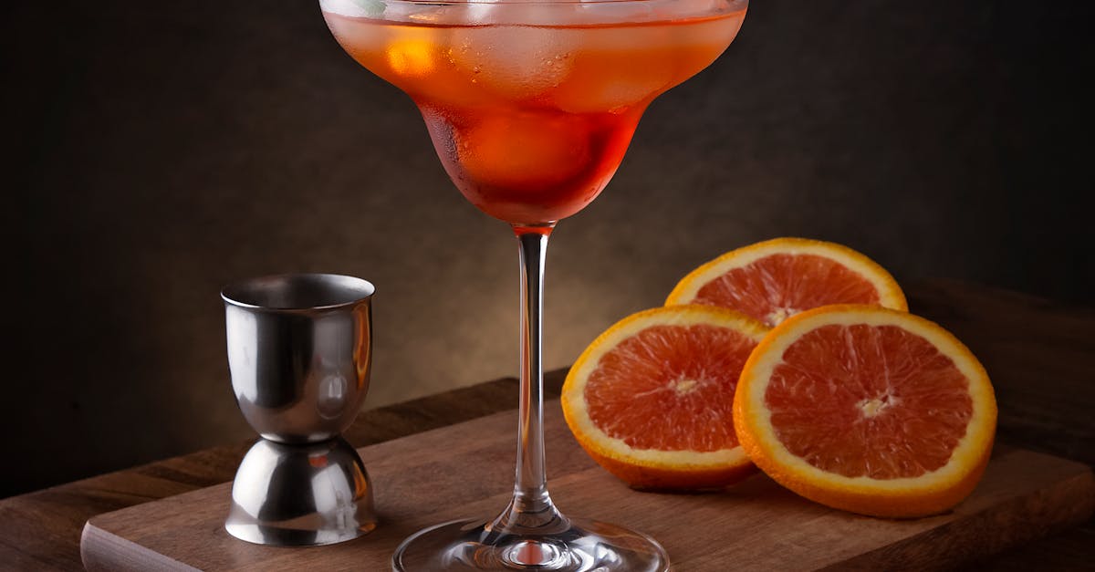The Art of Citrus Twists in Cocktails
